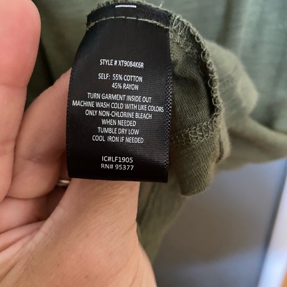 Green button down tank - Picture 4 of 6